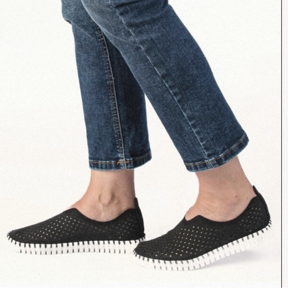 Ilse Jacobsen Tulip 139 Perforated Slip-On Sneaker Black Size 40 | 10